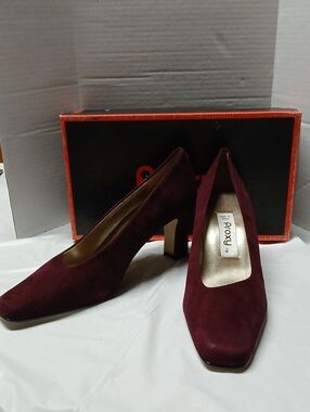 Proxy Melaine Vintage Suede Dark Purple Closed Toe Heels Pumps Made in Spain 9.5